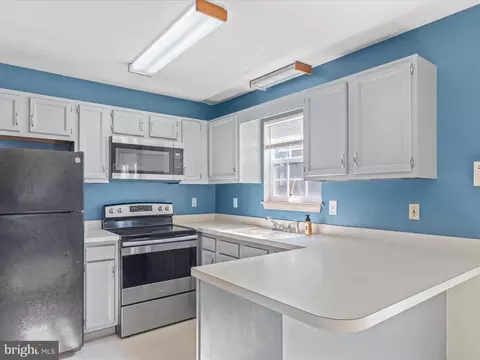 Kitchen - 112 Jerome Dr, Salisbury, MD 21804 photo 2 of 4