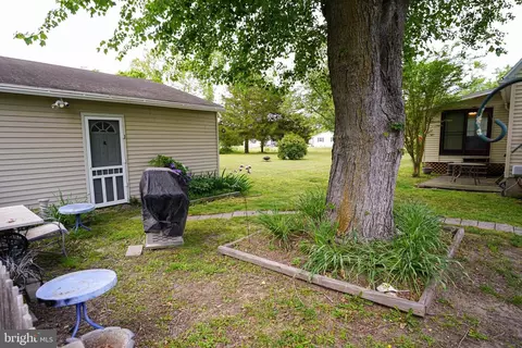 Exterior - 20560 Nanticoke Rd, Nanticoke, MD 21840 photo 6 of 17