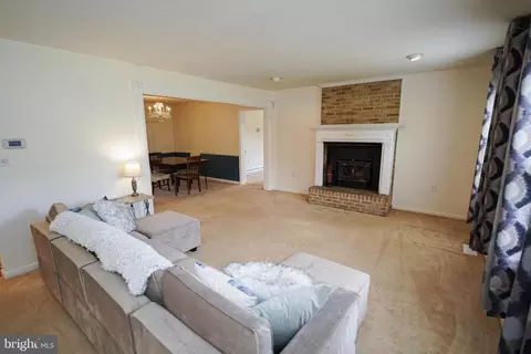 Living - 20560 Nanticoke Rd, Nanticoke, MD 21840 photo 2 of 8