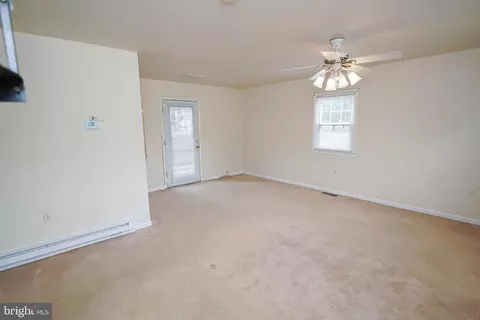 Living - 20560 Nanticoke Rd, Nanticoke, MD 21840 photo 8 of 8