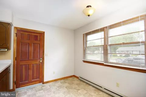 Entry Way - 826 Springfield Cir, Salisbury, MD 21804 photo 1 of 1