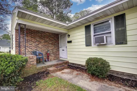 Exterior - 826 Springfield Cir, Salisbury, MD 21804 photo 1 of 3