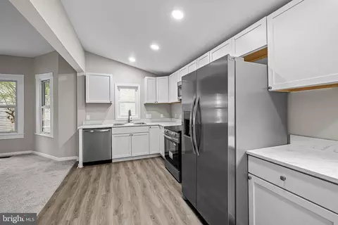 Entry Way - 10 E Chestnut St, Delmar, MD 21875 photo 1 of 4
