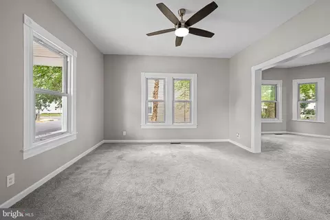 Living - 10 E Chestnut St, Delmar, MD 21875 photo 2 of 4