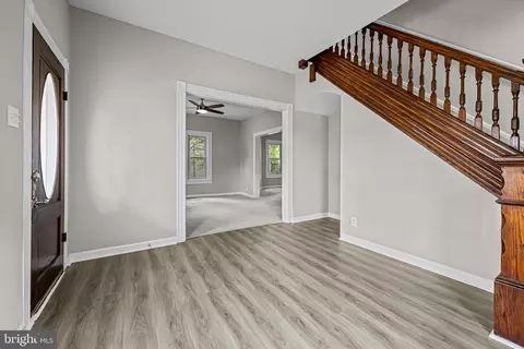 Entry Way - 10 E Chestnut St, Delmar, MD 21875 photo 3 of 4