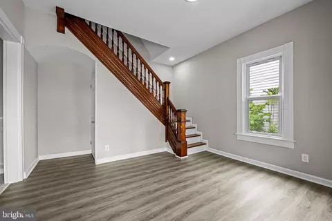 Entry Way - 10 E Chestnut St, Delmar, MD 21875 photo 2 of 4