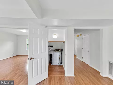 Entry Way - 1406 E Upland Dr, Salisbury, MD 21801 photo 2 of 3