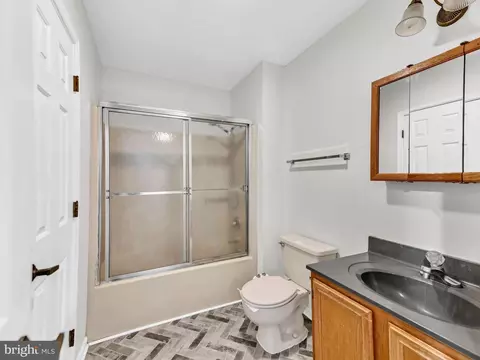 Bath - 1406 E Upland Dr, Salisbury, MD 21801 photo 7 of 8