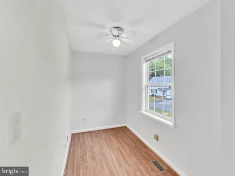 Bedroom - 1406 E Upland Dr, Salisbury, MD 21801 photo 1 of 7