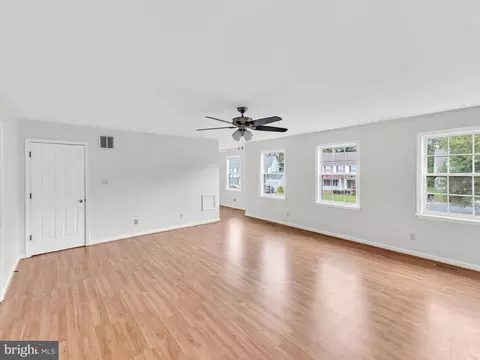 Living - 1406 E Upland Dr, Salisbury, MD 21801 photo 10 of 11