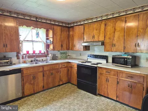 418 Elizabeth St, Delmar, MD 21875 photo 8
