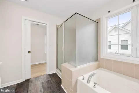 Bath - 6072 Bell Creek Dr, Salisbury, MD 21801 photo 2 of 4