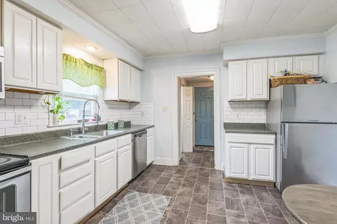 113 E Lillian St, Hebron, MD 21830 photo 10