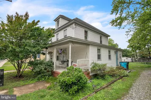 113 E Lillian St, Hebron, MD 21830 photo 2
