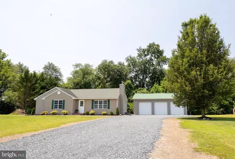 8864 Mar Lynn Dr, Delmar, MD 21875