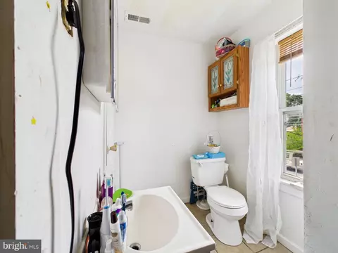 Bath - 802 E State St, Delmar, MD 21875 photo 4 of 4