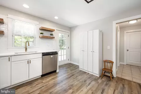 Entry Way - 23078 Nanticoke Rd, Quantico, MD 21856 photo 10 of 11