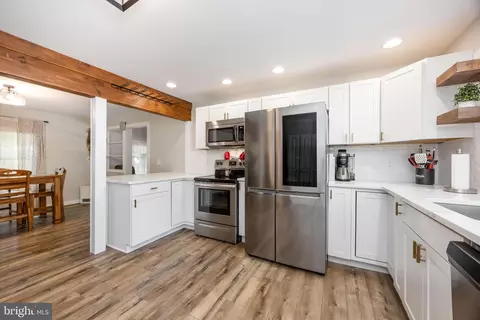 Kitchen - 23078 Nanticoke Rd, Quantico, MD 21856 photo 2 of 3