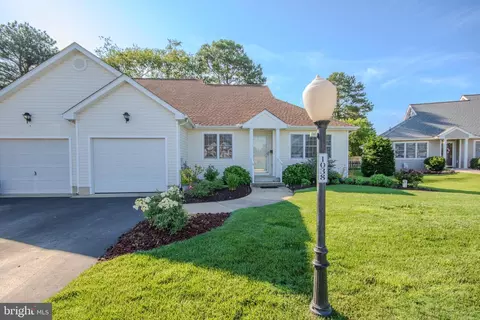 1038 E Schumaker Manor Dr, Salisbury, MD 21804 photo 4