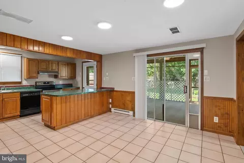 103 Howard St, Hebron, MD 21830 photo 11
