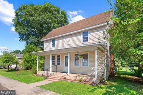 103 Howard St, Hebron, MD 21830 photo 2