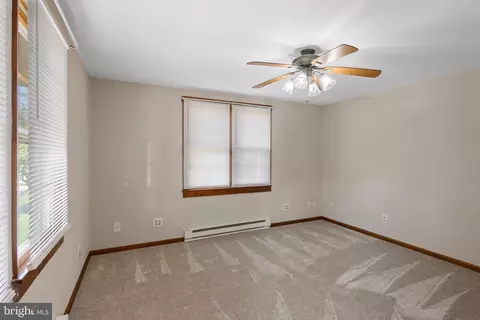 103 Howard St, Hebron, MD 21830 photo 5