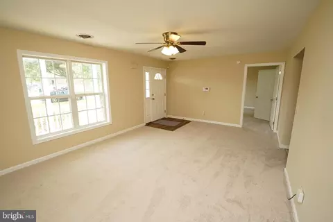 Living - 7351 Main St, Willards, MD 21874 photo 7 of 11