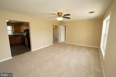 Living - 7351 Main St, Willards, MD 21874 photo 2 of 11