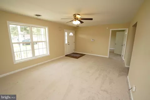 Living - 7351 Main St, Willards, MD 21874 photo 4 of 11