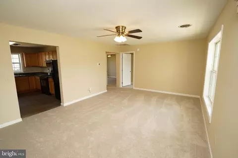 Living - 7351 Main St, Willards, MD 21874 photo 9 of 11