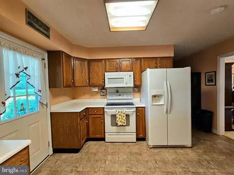 6058 Gloucester Ct, Salisbury, MD 21801 photo 4