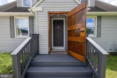 Entry Way - 604 N Main St, Hebron, MD 21830 photo 1 of 9