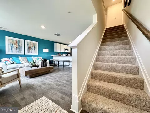 Entry Way - 1316 Fairview Ln, Salisbury, MD 21801 photo 5 of 8