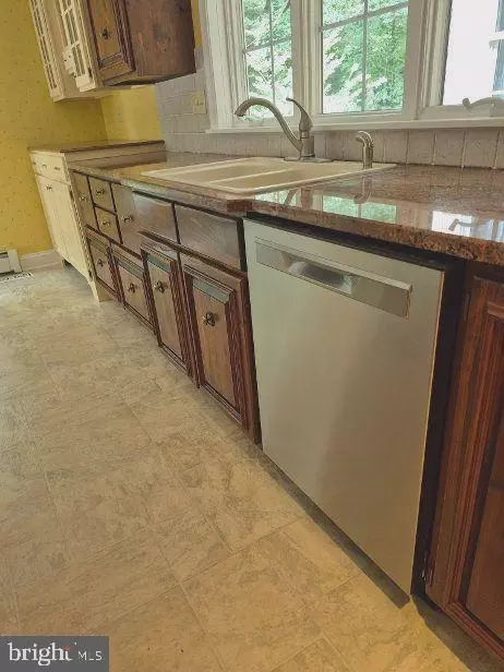 Kitchen - 3896 Five Friars Rd, Salisbury, MD 21804 photo 5 of 9