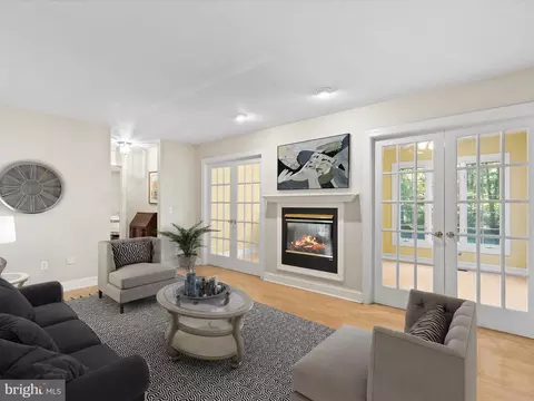 Living - 27671 Riverside Drive Ext, Salisbury, MD 21801 photo 3 of 6