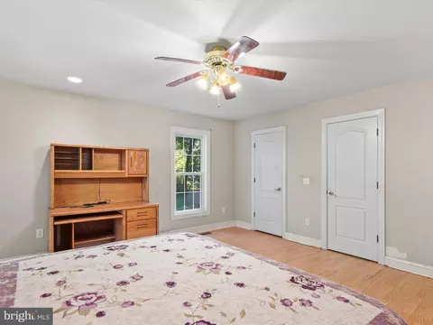 Bedroom - 27671 Riverside Drive Ext, Salisbury, MD 21801 photo 2 of 6