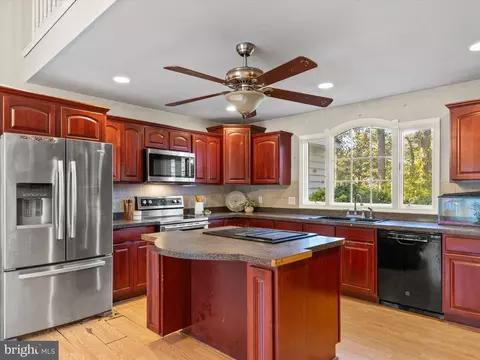 Kitchen - 27671 Riverside Drive Ext, Salisbury, MD 21801 photo 4 of 7
