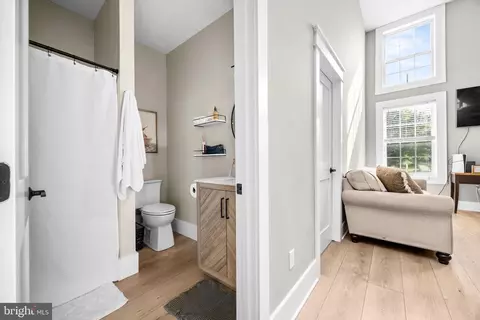 Entry Way - 23777 Locust Ln, Quantico, MD 21856 photo 6 of 10