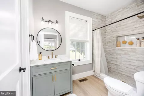 Bath - 23777 Locust Ln, Quantico, MD 21856 photo 5 of 6