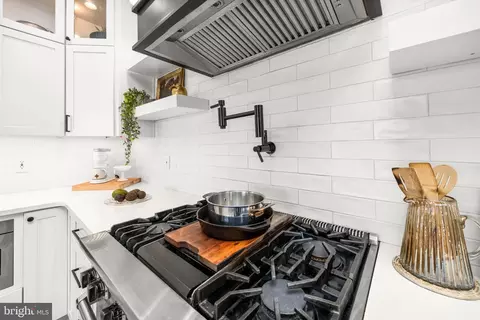 Kitchen - 23777 Locust Ln, Quantico, MD 21856 photo 3 of 10