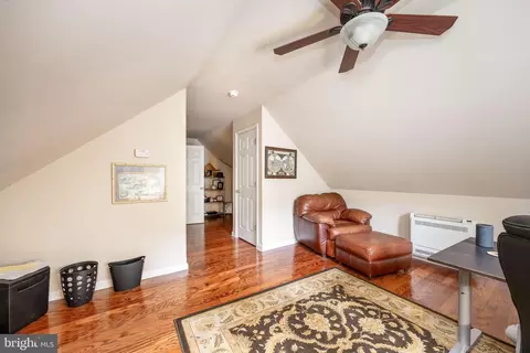 Entry Way - 7525 E Longfield Dr, Hebron, MD 21830 photo 10 of 14