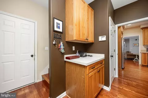 Entry Way - 7525 E Longfield Dr, Hebron, MD 21830 photo 6 of 14