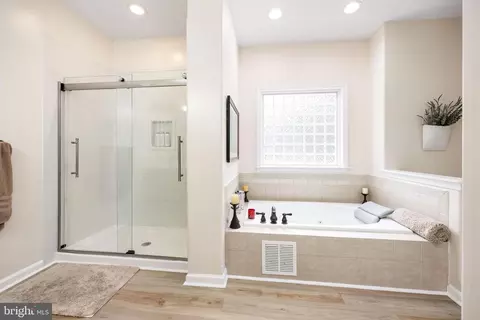Bath - 7525 E Longfield Dr, Hebron, MD 21830 photo 2 of 6