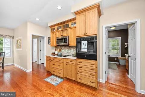 Entry Way - 7525 E Longfield Dr, Hebron, MD 21830 photo 1 of 14