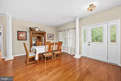 Entry Way - 7525 E Longfield Dr, Hebron, MD 21830 photo 3 of 14