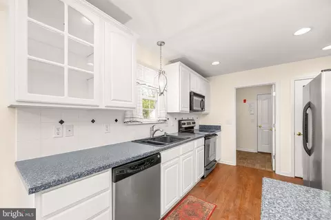 Kitchen - 5998 Fire Fly Dr, Salisbury, MD 21801 photo 2 of 3