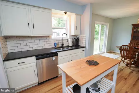 Kitchen - 7209 Opal Cir, Hebron, MD 21830 photo 4 of 4