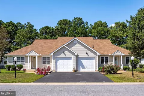 932 W Schumaker Manor Dr, Salisbury, MD 21804