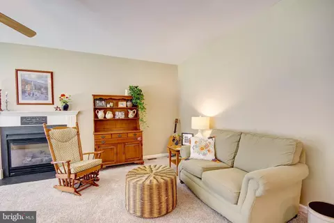 5277 Green Hill Cir, Quantico, MD 21856 photo 10