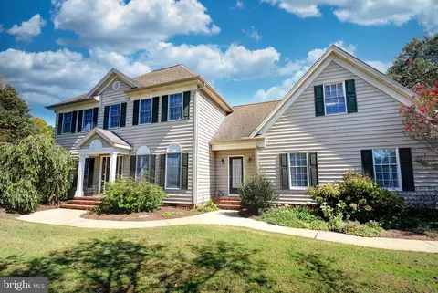 5277 Green Hill Cir, Quantico, MD 21856 photo 2